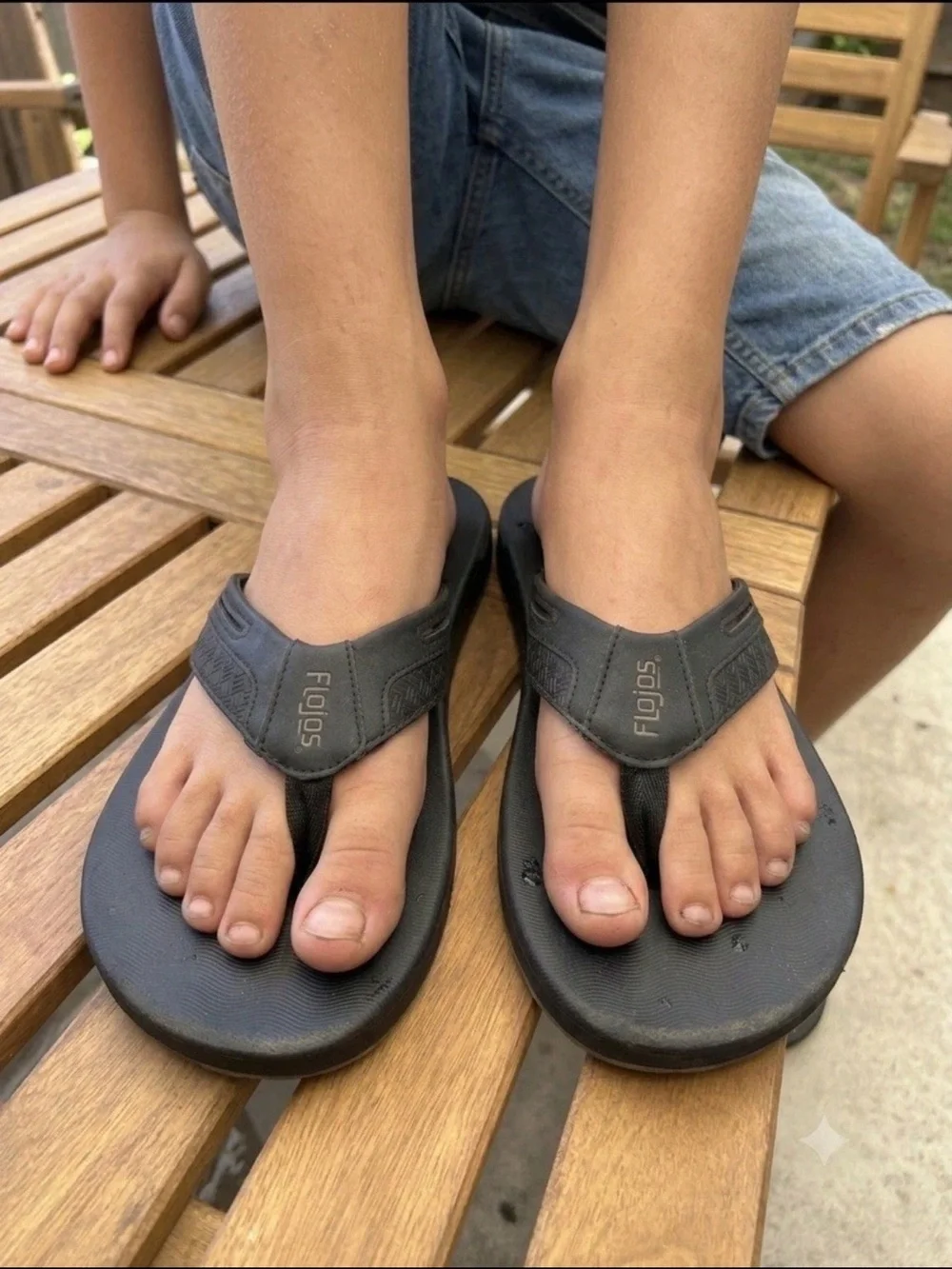 Flojos Black Men's Padded Strap Flip Flops size 8